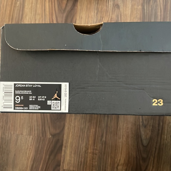 Jordan Stay Loyal - Picture 7 of 7